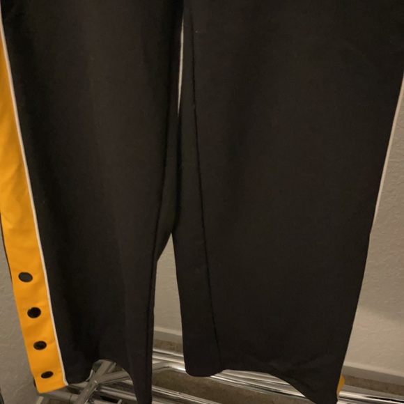 FOREVER 21 SNAP BUTTON SWEATS - Picture 2 of 3